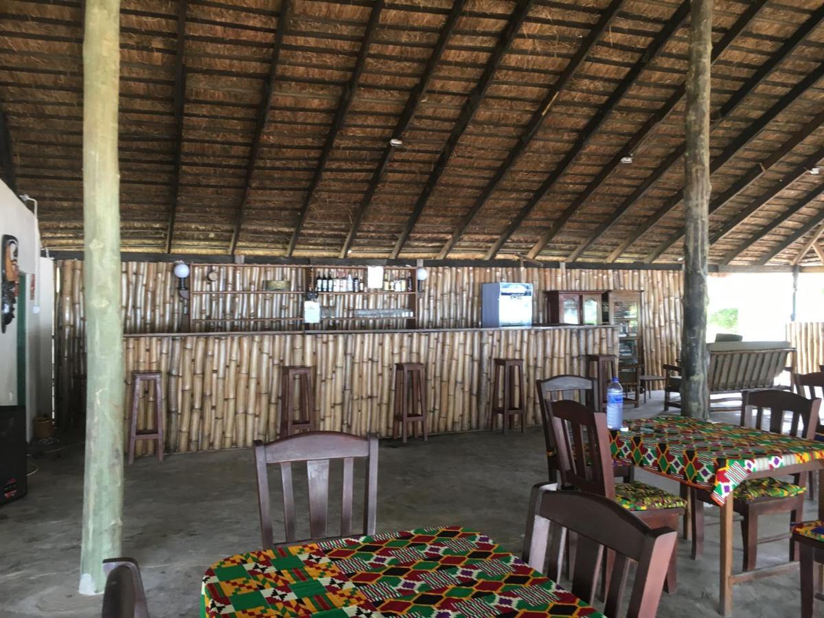 The Akwidaa Inn Екстер'єр фото